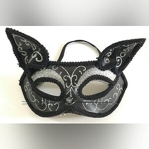 Halloween Cat Eye Masquerade Half Face Mask Black Silver Glitter Kitty Costume